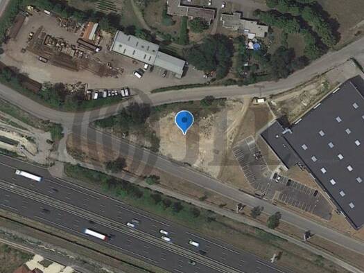 Local d'activités à louer 12 333 € 1 540 m² d'espace de stockage Centre et RN La Verpillière 38290