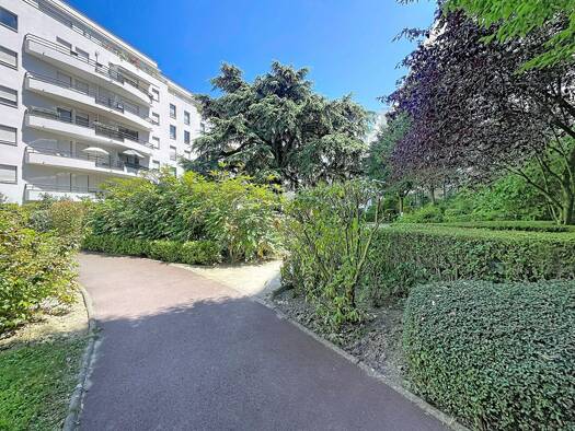 Appartement à vendre 479 000 € 4 pièces 2 chambres 84 m² Étage 1/6 Brossolette-Vieux Bourg-Malraux Châtillon 92320