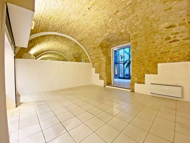 Local commercial à louer 1 210 € 155 m² de surface de vente Beziers 34500