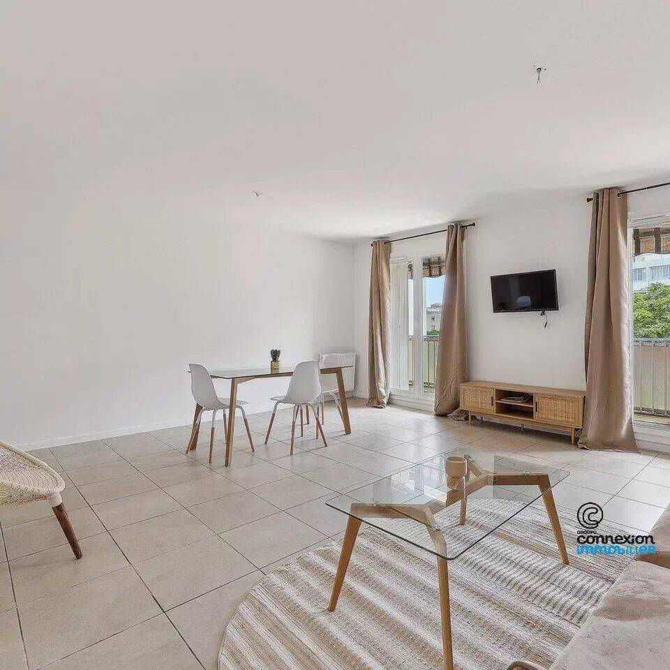 Appartement 3 pièces 80 m² · à Marseille 3ème Arrondissement · 79,9 m² · 900 €