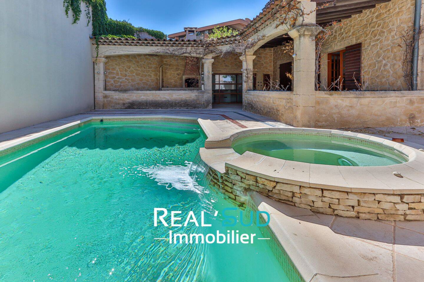 Maison 6 pièces 223 m² · à Marseille 9ème Arrondissement · 223 m² · 995 000 €
