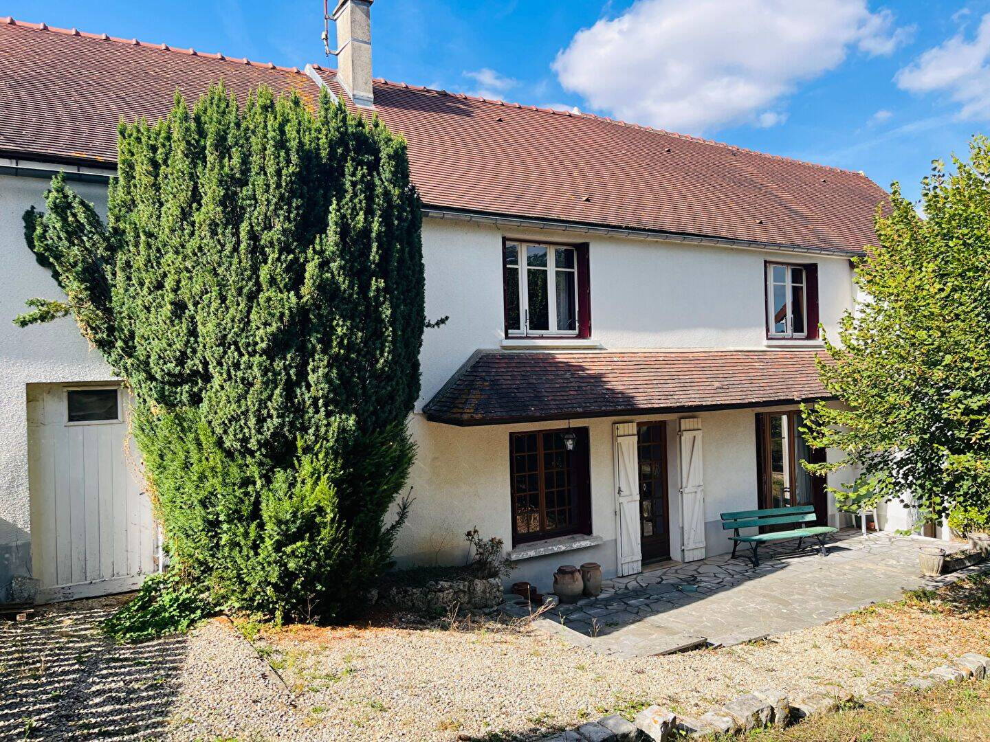 Maison 5 pièces 140 m² · à Escolives-Sainte-Camille · 140 m² · 182 000 €