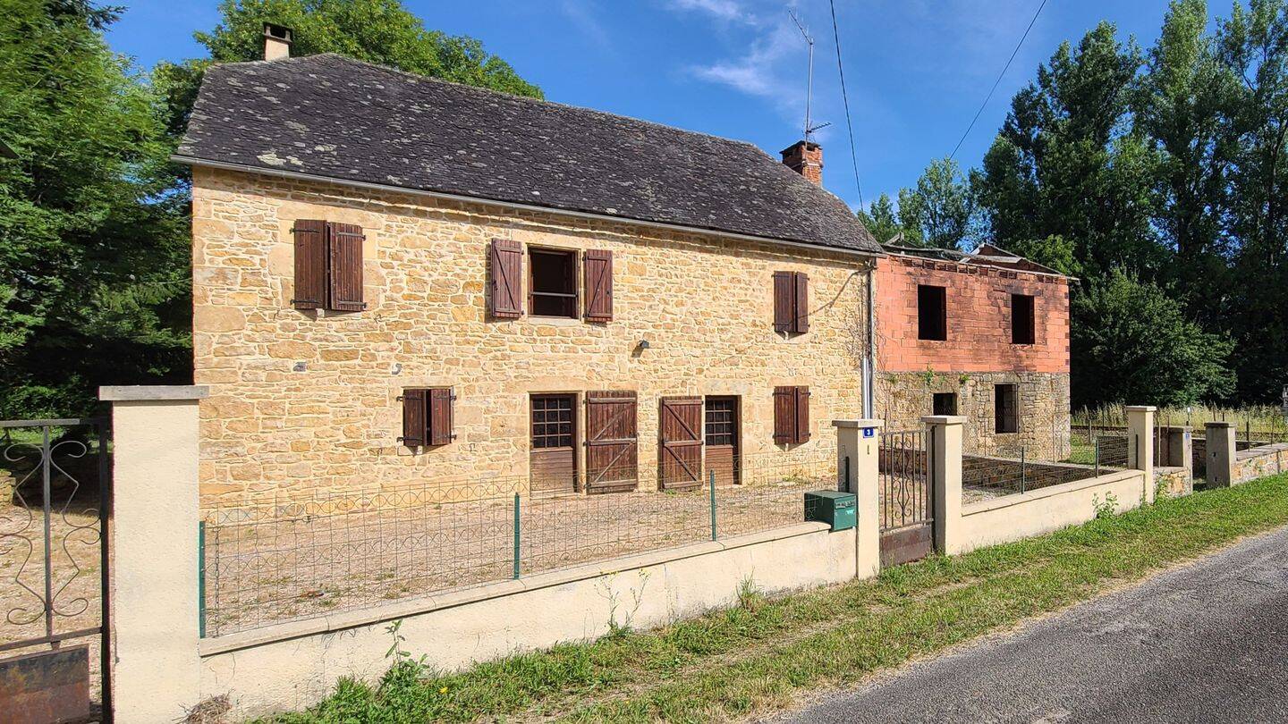 Propriété en pierre avec grange et plus de 14 000 m² de terrain