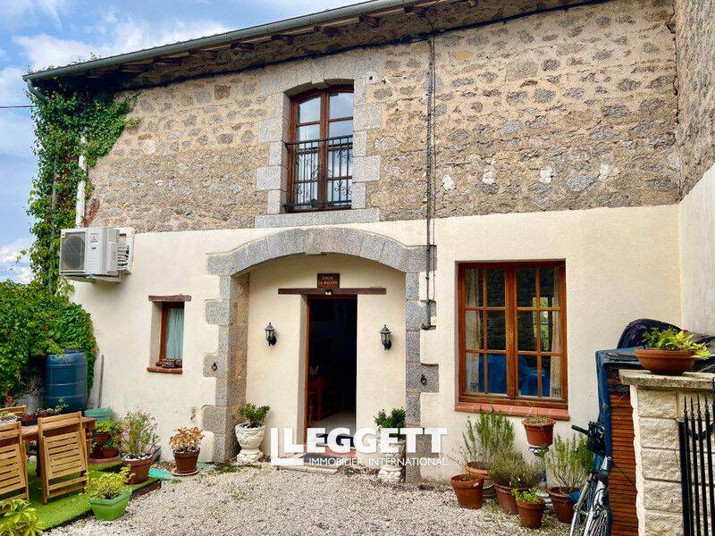 Maison 9 pièces 155 m² · à Piégut-Pluviers · 155 m² · 186 000 €