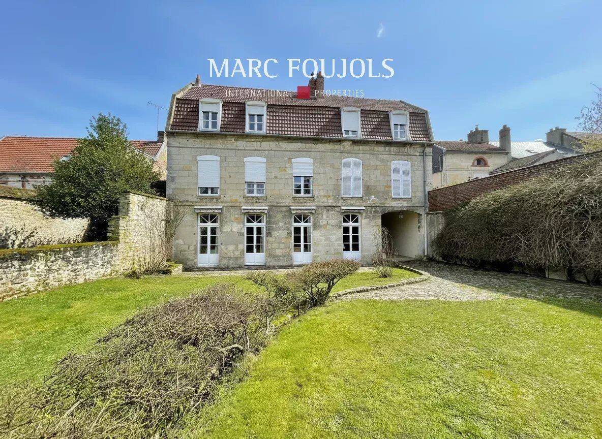 Maison 19 pièces 500 m² · à Chantilly · 500 m² · 756 000 €