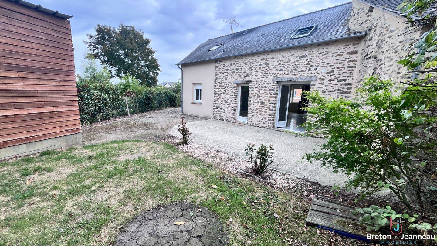 Maison 6 pièces 120 m² · à Saint-Ouën-des-Toits · 120 m² · 210 400 €