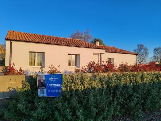 Maison de plain-pied à vendre 322 695 € 8 pièces 3 chambres 145 m² 996 m² de terrain Treize-Septiers 85600