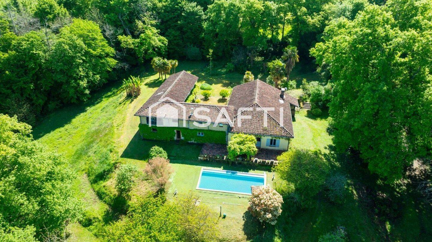 Maison 10 pièces 335 m² · à Labastide-d'Armagnac · 335 m² · 412 000 €