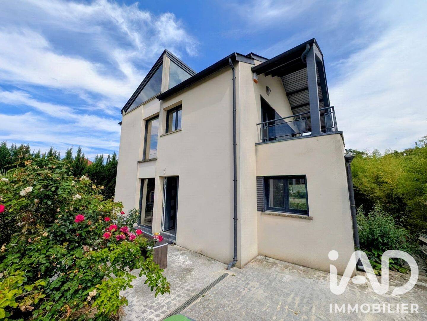 Maison 5 pièces 121 m² · à Ézanville · 121 m² · 3 000 €