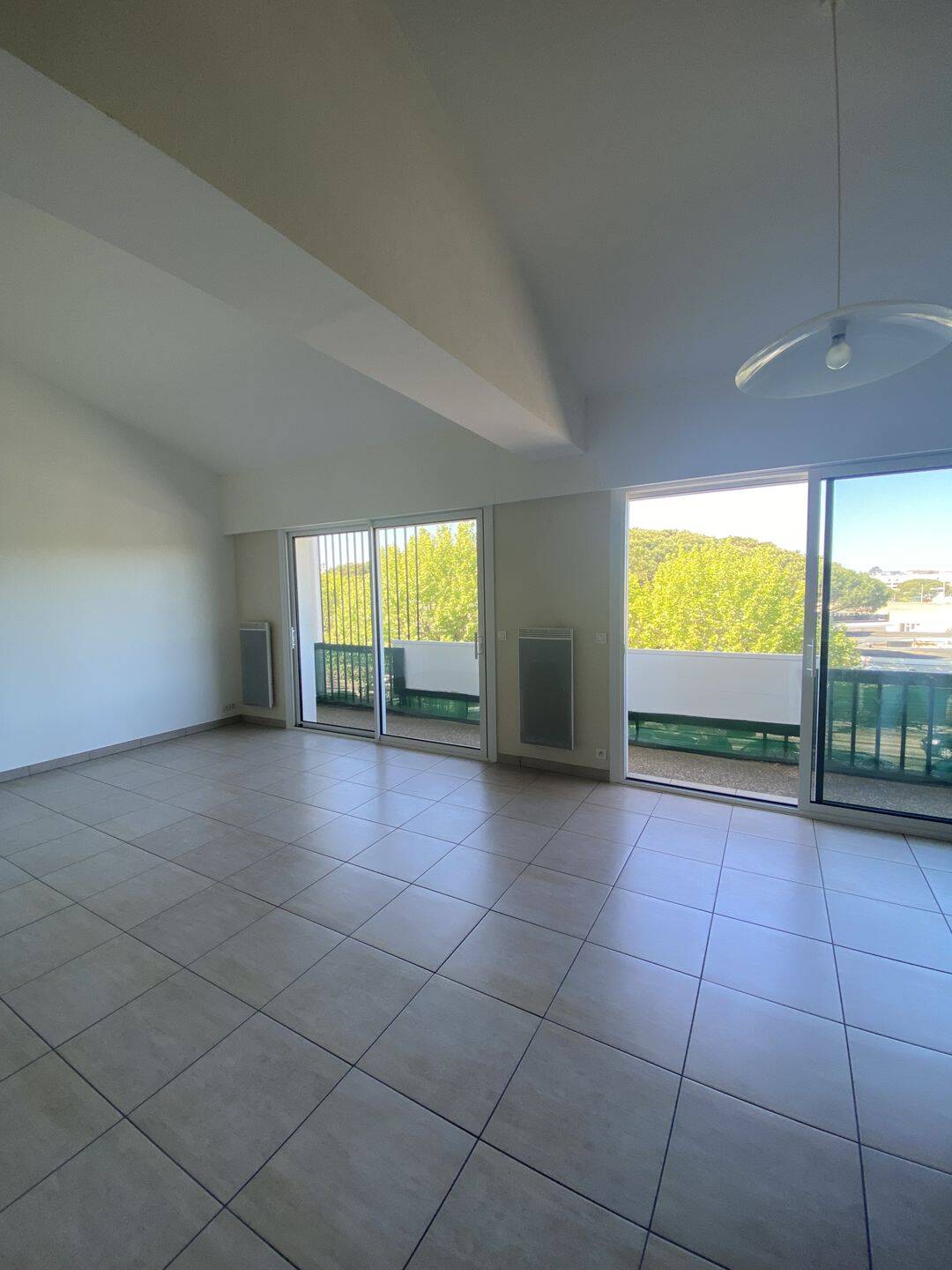 Appartement 3 pièces 100 m² · à Royan · 100 m² · 1 220 €/mois