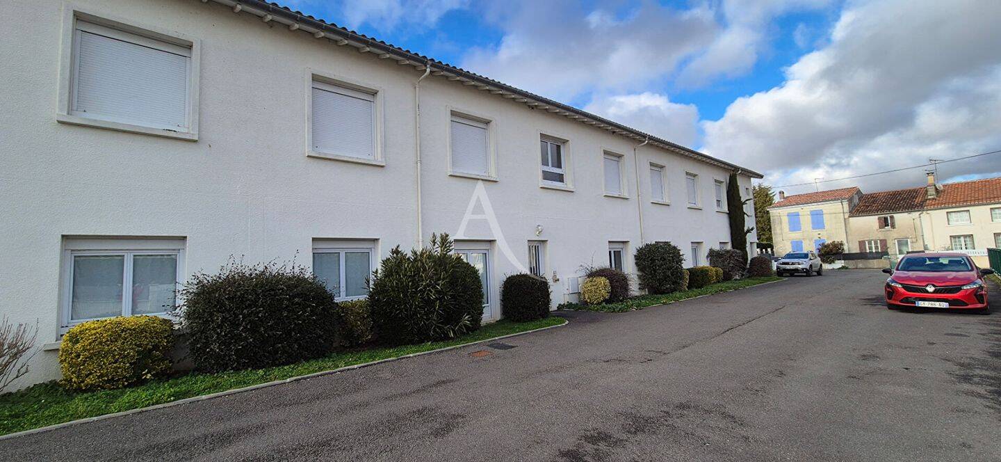 Appartement 4 pièces 79 m² · à Saint-Jean-d'Angély · 78,8 m² · 680 €