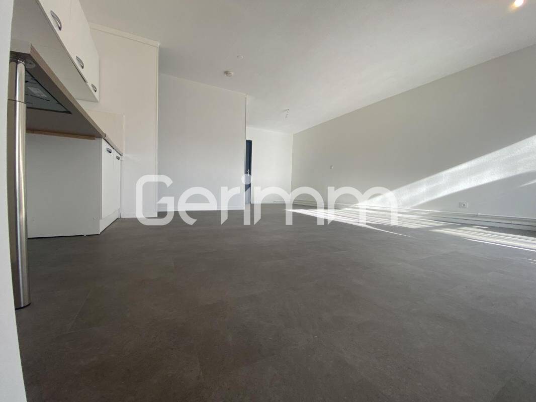 Appartement 3 pièces 67 m² · à Grenoble · 67 m² · 720 €