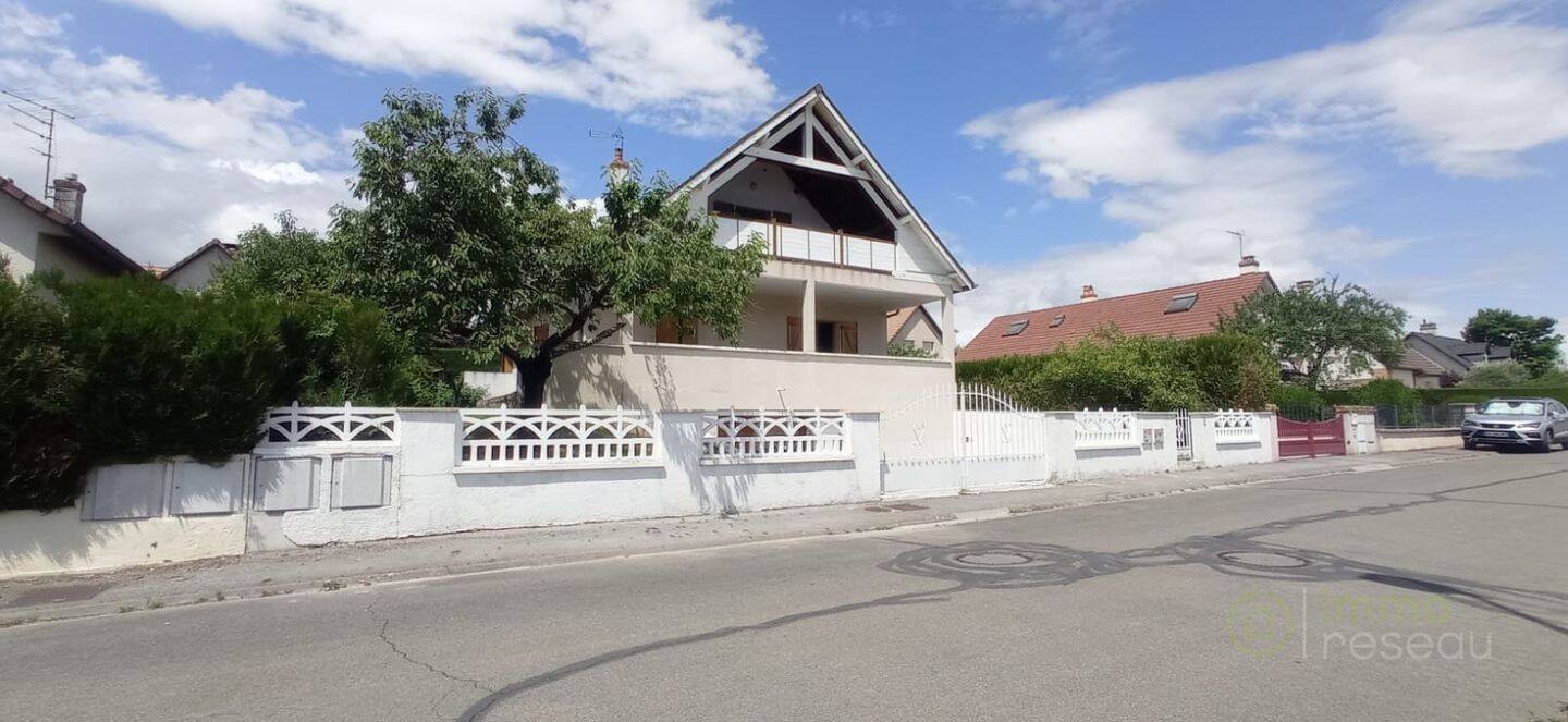 Maison 11 pièces 167 m² · à Fontaine-lès-Dijon · 167 m² · 480 000 €