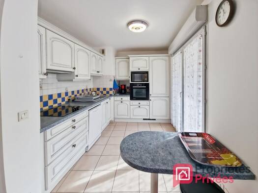 Appartement à vendre 284 000 € 3 pièces 2 chambres 61 m² Étage 1/3 Clément Villeurbanne 69100