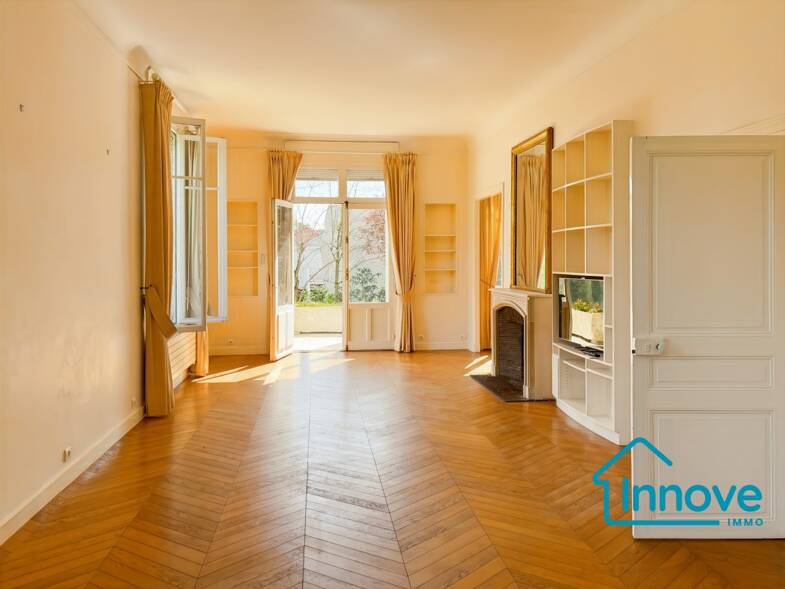 Maison à louer 5 000 € 9 pièces 6 chambres 260 m² 2 600 m² de terrain Clagny-Glatigny Versailles 78000