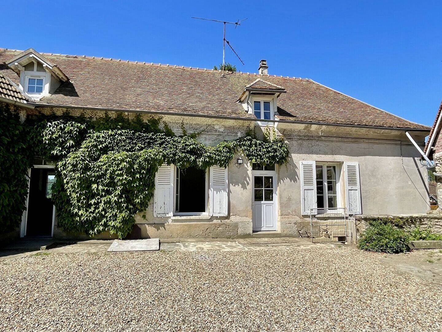 Maison 3 pièces 97 m² · à Trie-la-Ville · 97 m² · 850 €