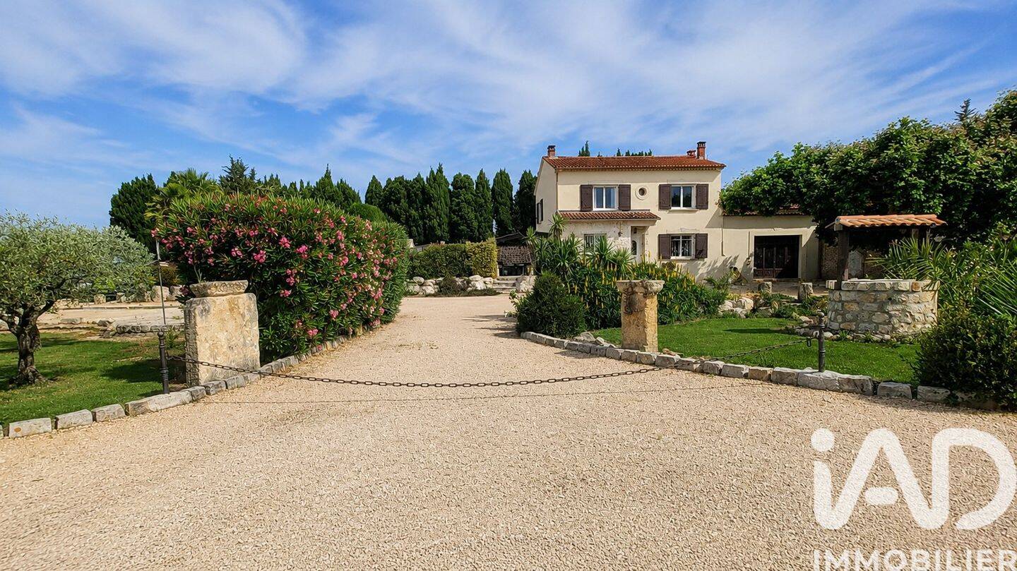 Maison 6 pièces 142 m² · à Eyragues · 142 m² · 640 000 €