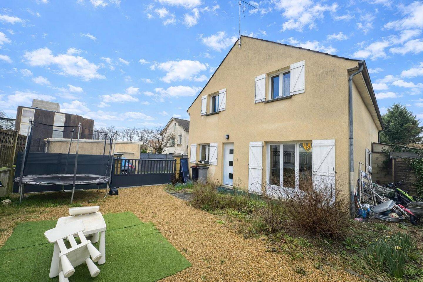 Maison 4 pièces 83 m² · à Viry-Châtillon · 83 m² · 280 000 €