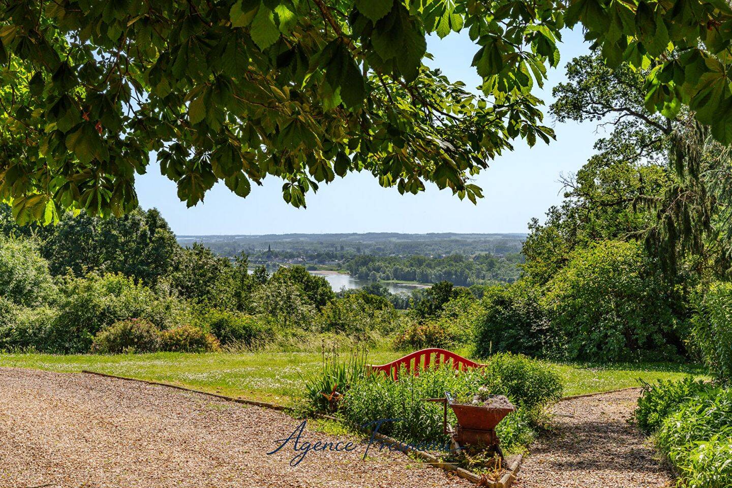 Maison 11 pièces 350 m² · à Tours · 350 m² · 994 000 €