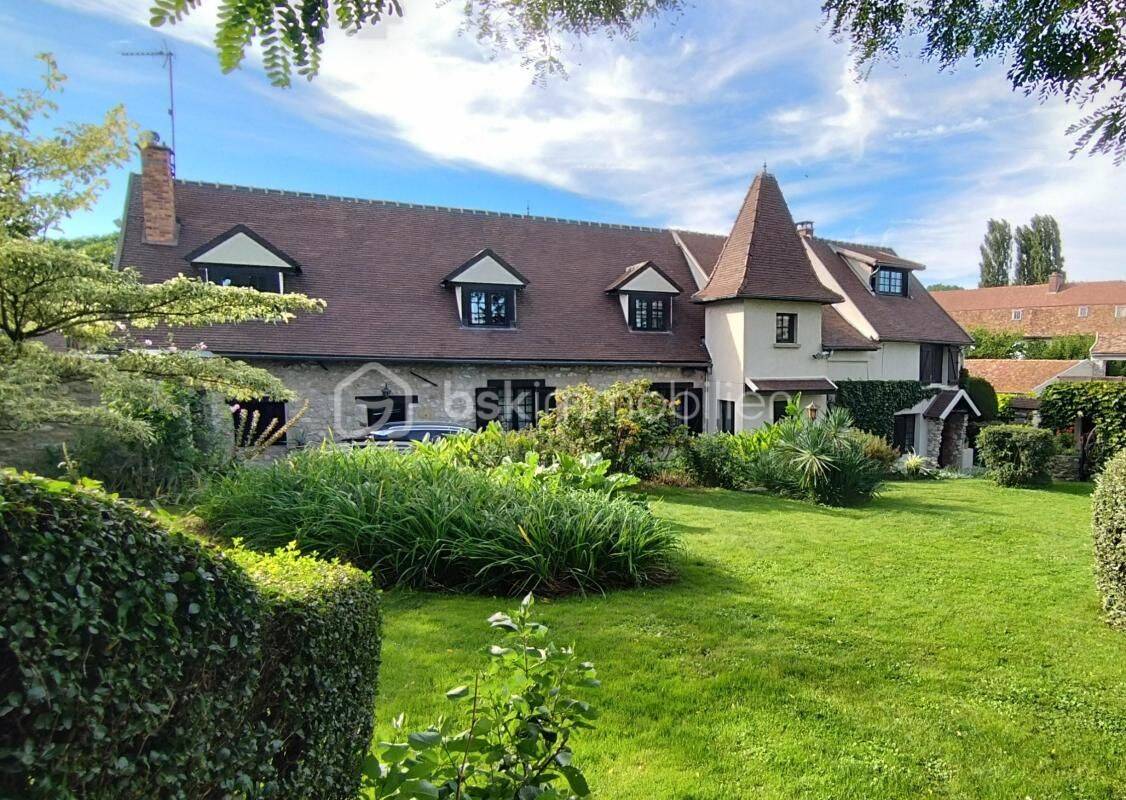 Maison 10 pièces 250 m² · à Claye-Souilly · 250 m² · 629 000 €