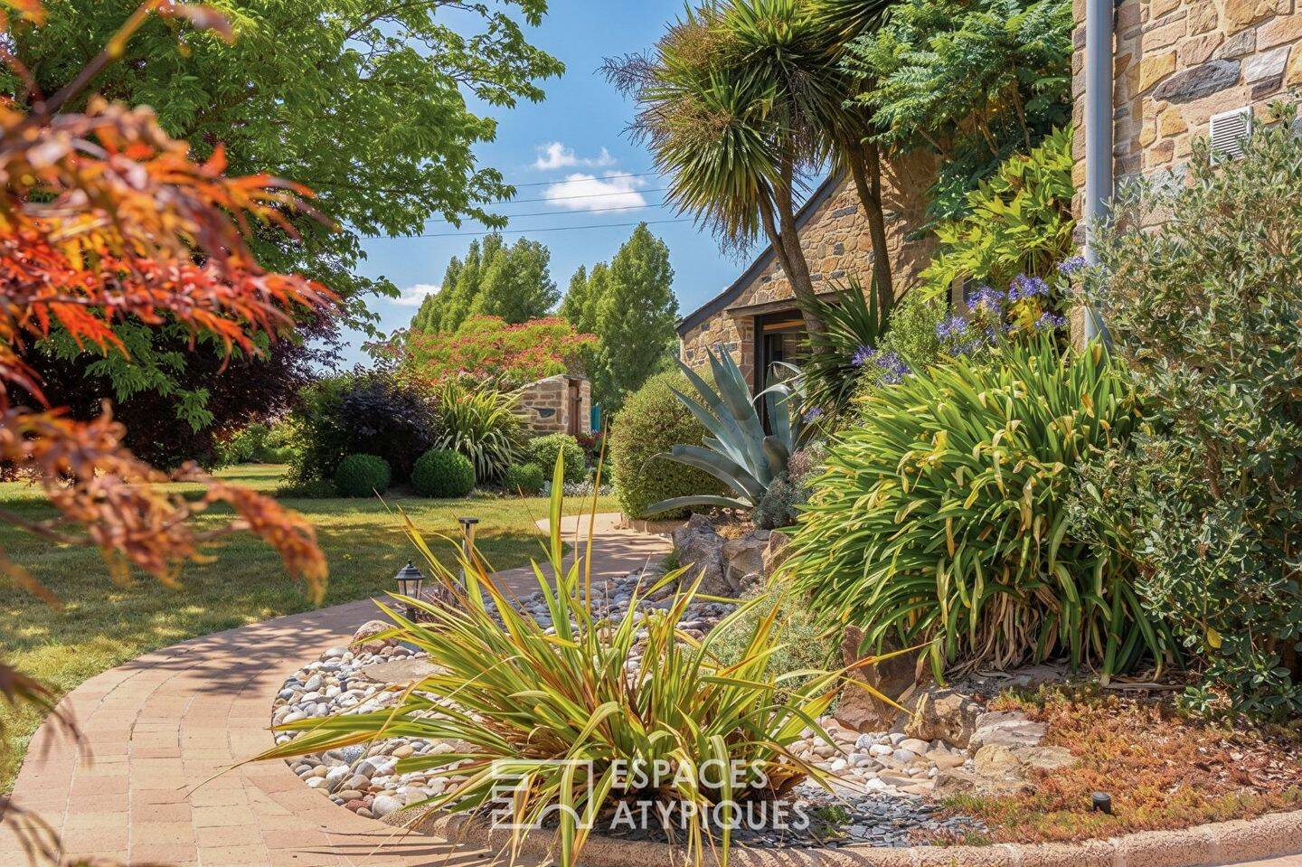 Maison 8 pièces 262 m² · à Vallons-de-l'Erdre · 261,5 m² · 570 000 €