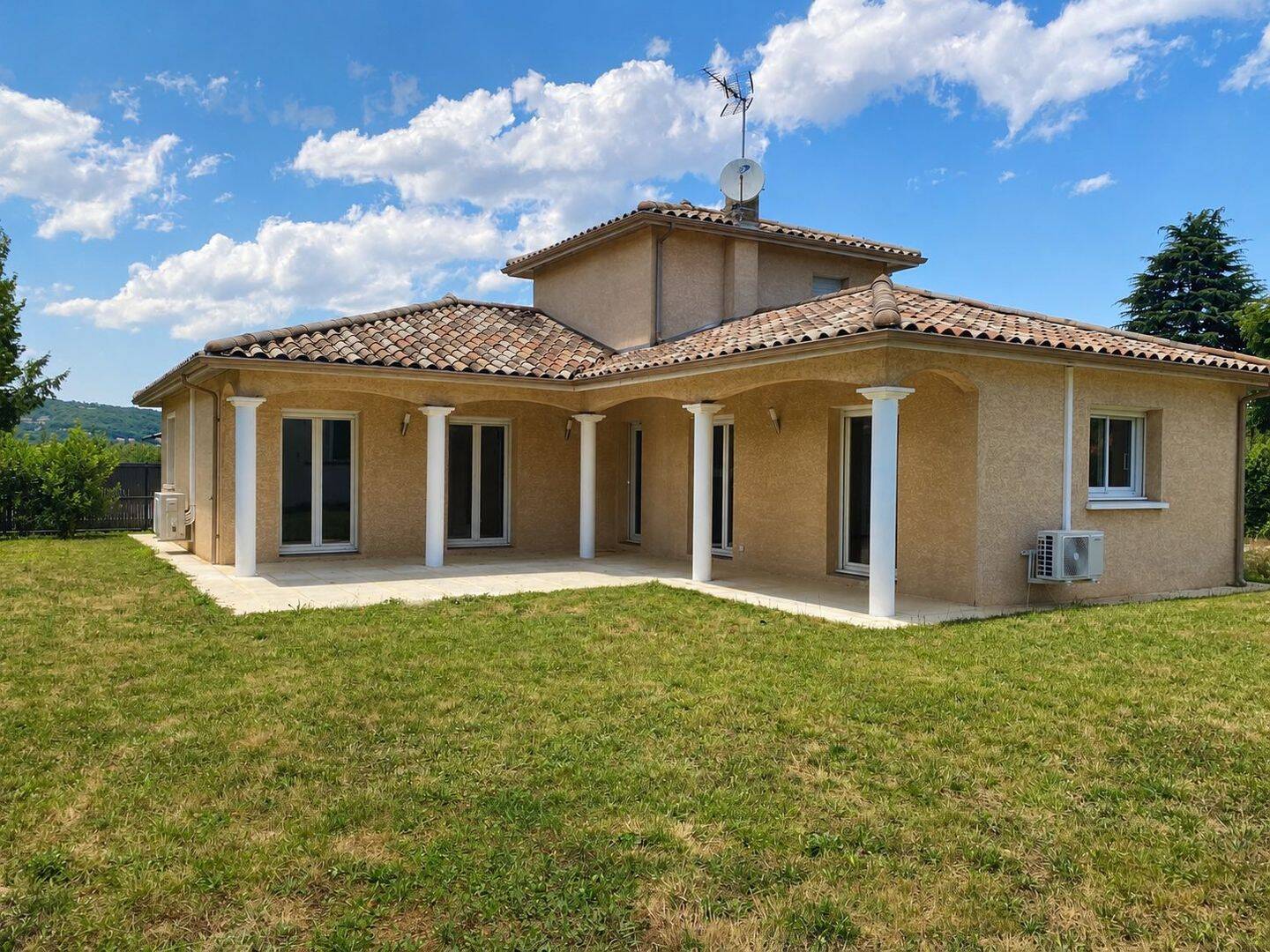 Maison 5 pièces 117 m² · à Fontaines-Saint-Martin · 117 m² · 550 000 €