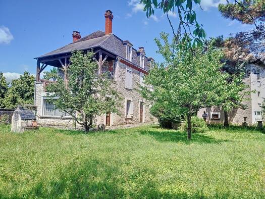 Maison à vendre 179 000 € 7 pièces 4 chambres 154 m² 1 062 m² de terrain Souillac 46200