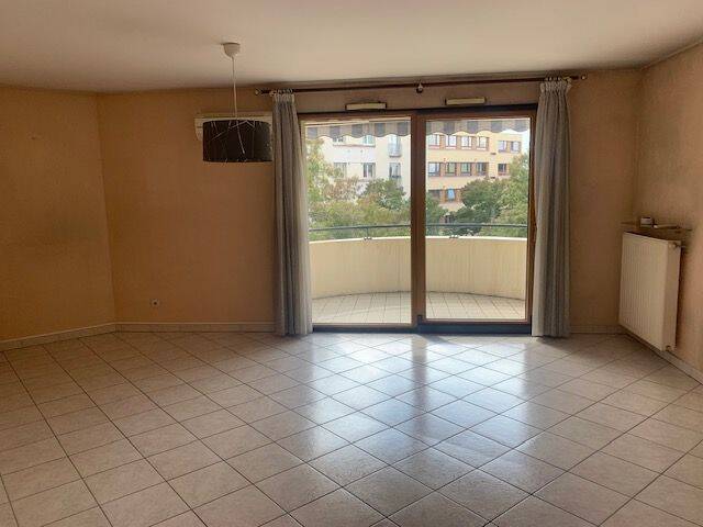 Appartement 3 pièces 73 m² · à Bron · 73 m² · 1 011 €