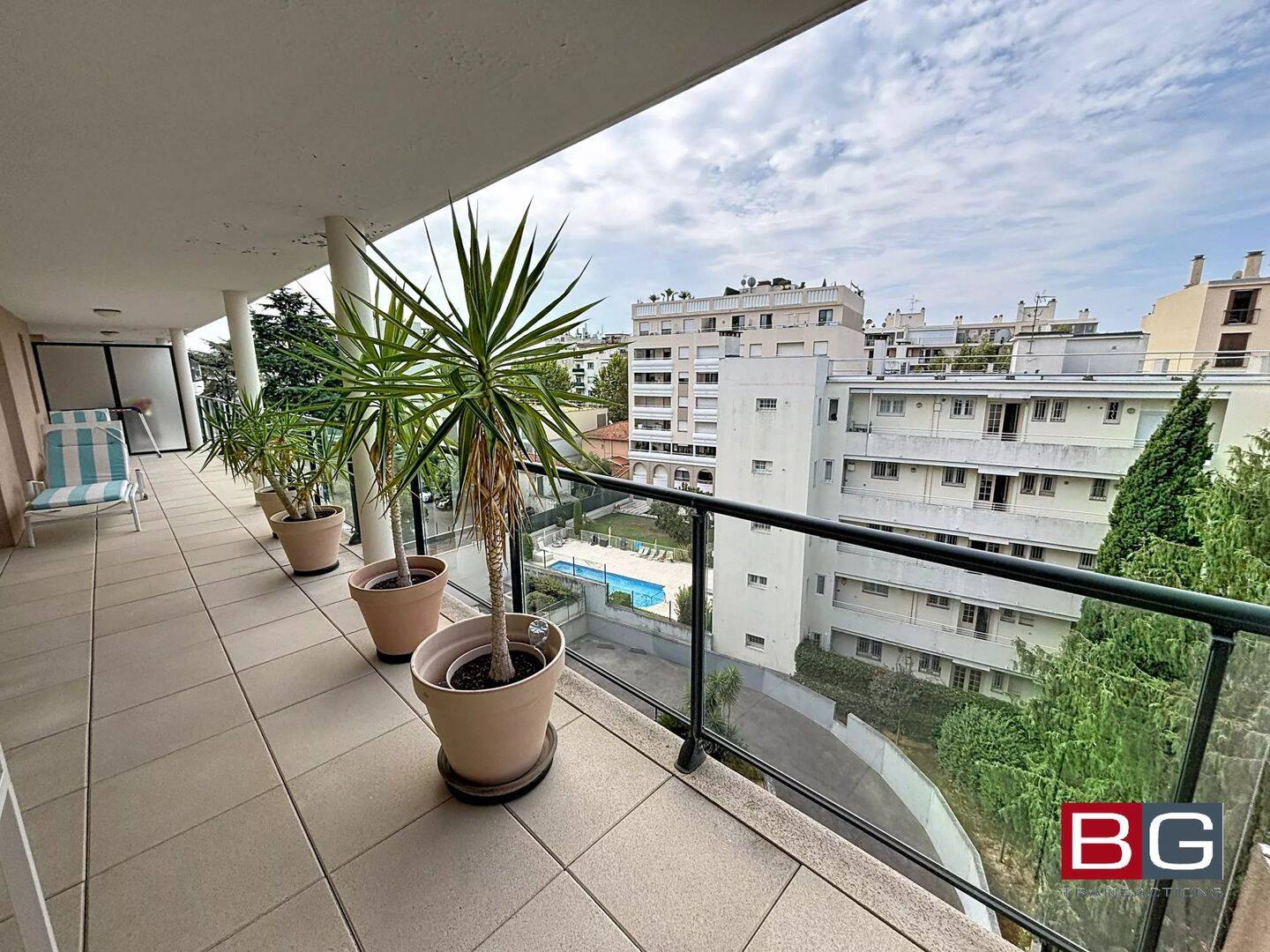 Appartement 3 pièces 73 m² · à Antibes · 73,3 m² · 585 000 €