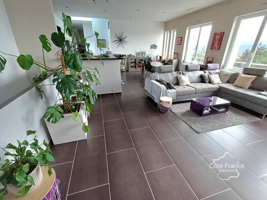 Loft à vendre 225 000 € 4 pièces 3 chambres 129 m² Étage 1/1 Aubenas 07200