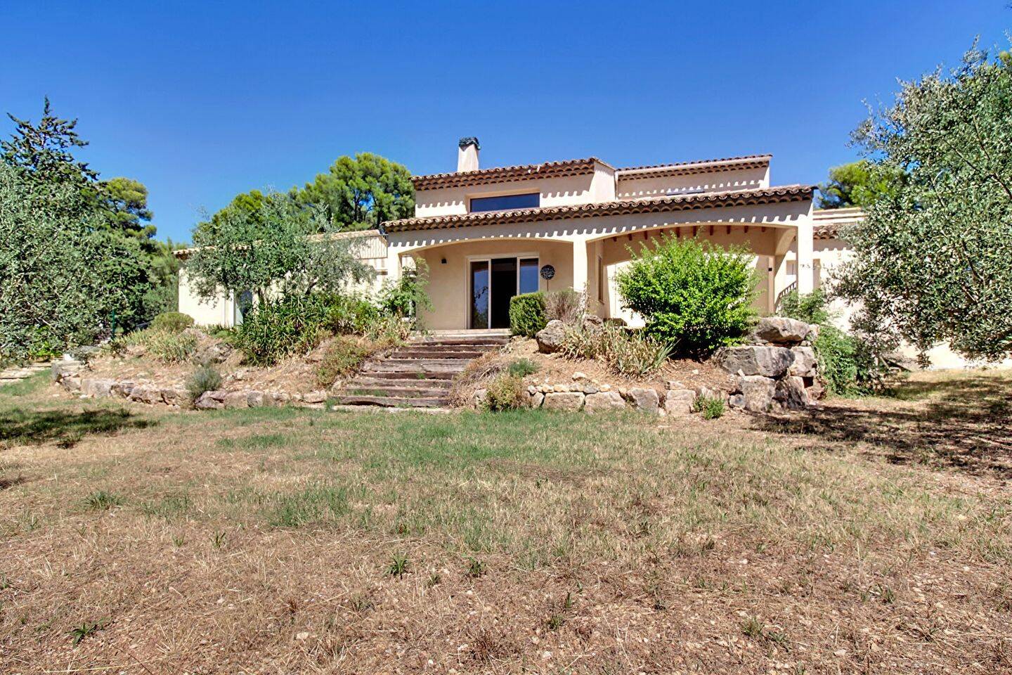 Maison 6 pièces 186 m² · à Trans-en-Provence · 186 m² · 2 412 €/mois
