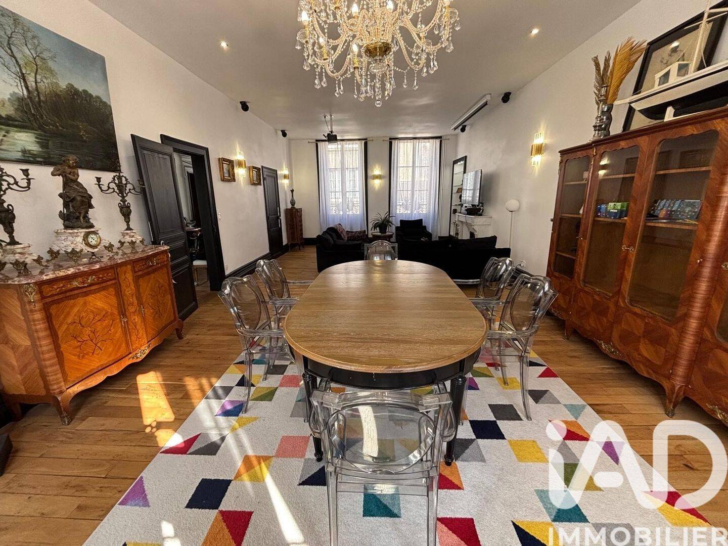Maison 11 pièces 309 m² · à Châteauroux · 309 m² · 524 500 €