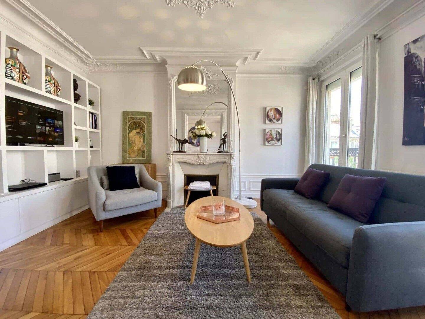 Appartement 1 pièce 82 m² · à Paris 8ème Arrondissement · 82 m² · 4 167 €
