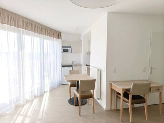 Appartement à louer 850 € 1 pièce 33 m² Étage 2/5 Carrières-sous-Poissy 78955