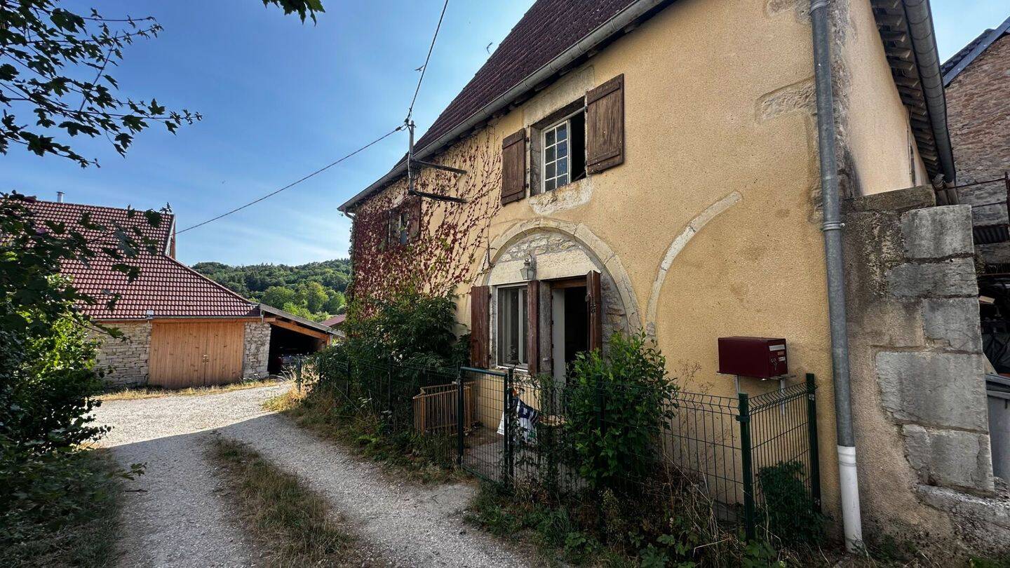 Maison 6 pièces 108 m² · à Lombard · 107,8 m² · 105 000 €