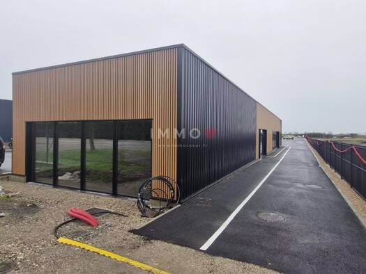 Local commercial à louer 169 € Ferrières 17170