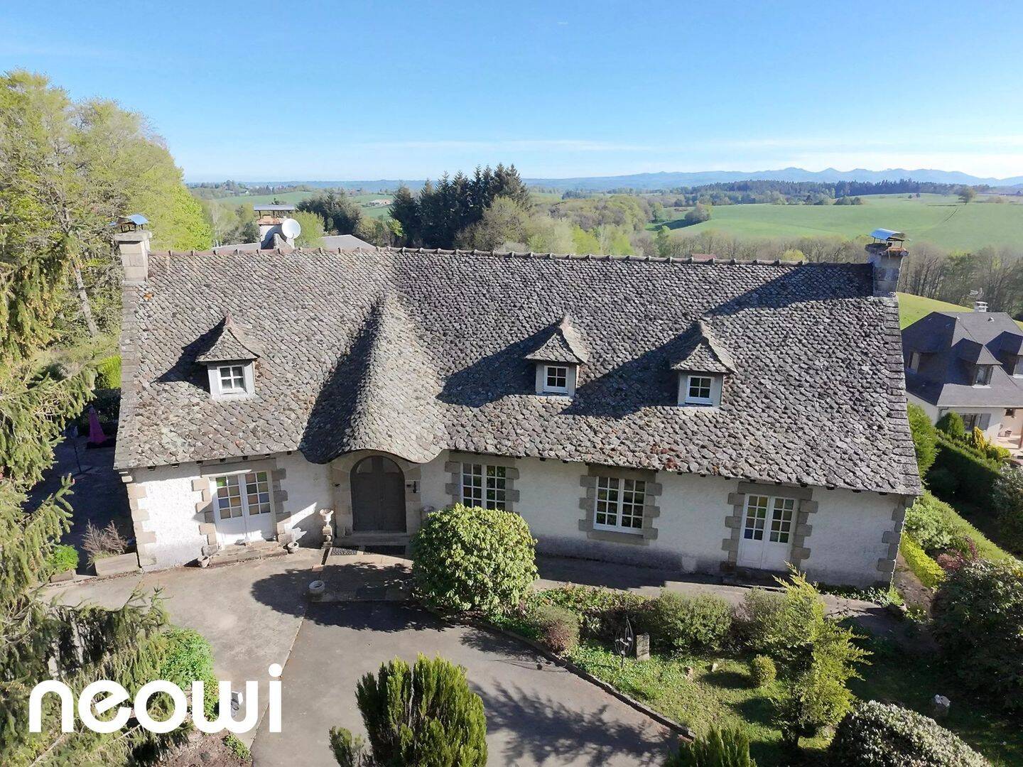 Maison 11 pièces 232 m² · à Arpajon-sur-Cère · 232 m² · 388 500 €