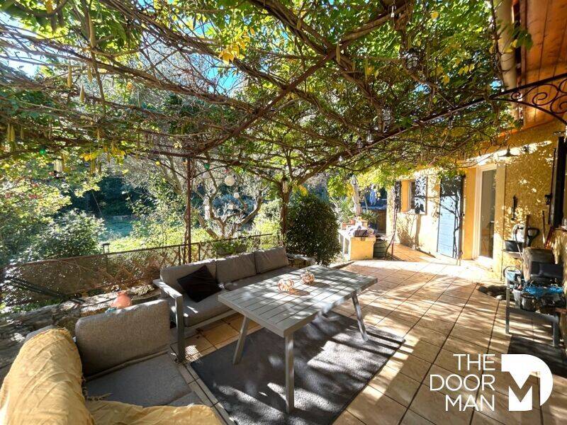 Maison 5 pièces 160 m² · à Besse-sur-Issole · 160 m² · 525 000 €