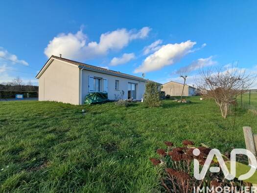 Maison de plain-pied à vendre 185 000 € 4 pièces 3 chambres 98 m² 732 m² de terrain Mareuil 16170