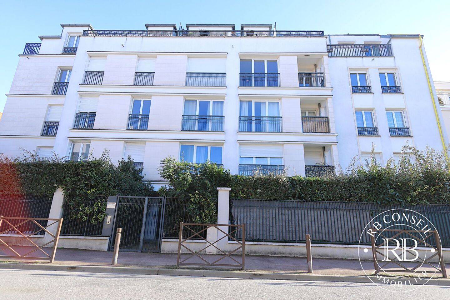 Appartement 3 pièces 82 m² · à Châtenay-Malabry · 82 m² · 1 700 €