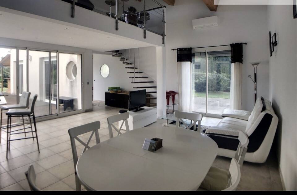 Maison 5 pièces 145 m² · à Saussines · 145 m² · 1 950 €/mois