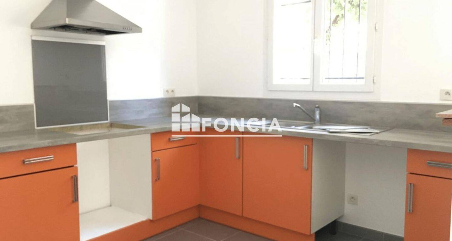 Maison 3 pièces 62 m² · à Uchaux · 62,3 m² · 980 €/mois