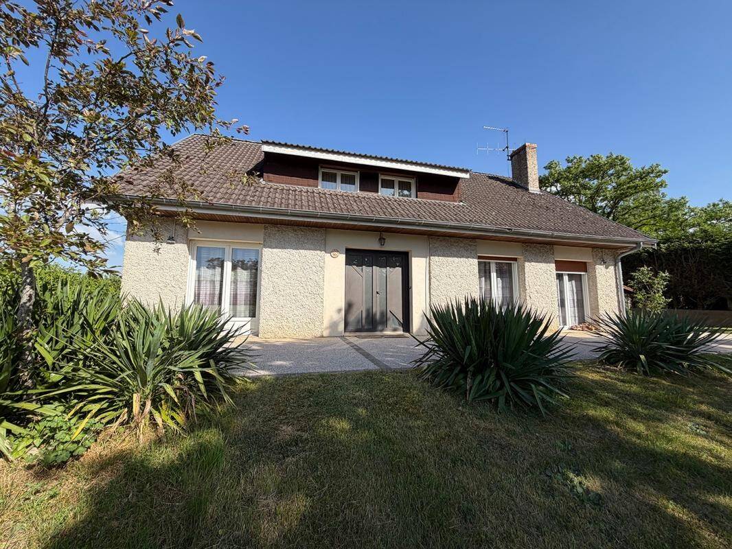 Maison 8 pièces 180 m² · à Agey · 180 m² · 349 000 €