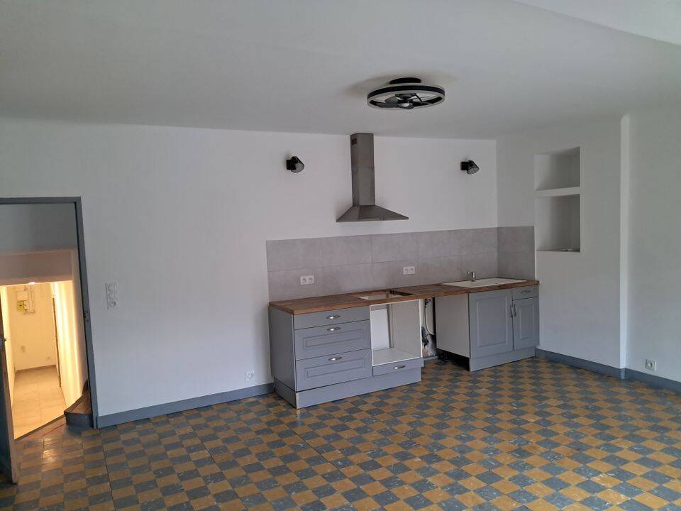 Appartement 3 pièces 90 m² · à Cadenet · 90 m² · 850 €/mois