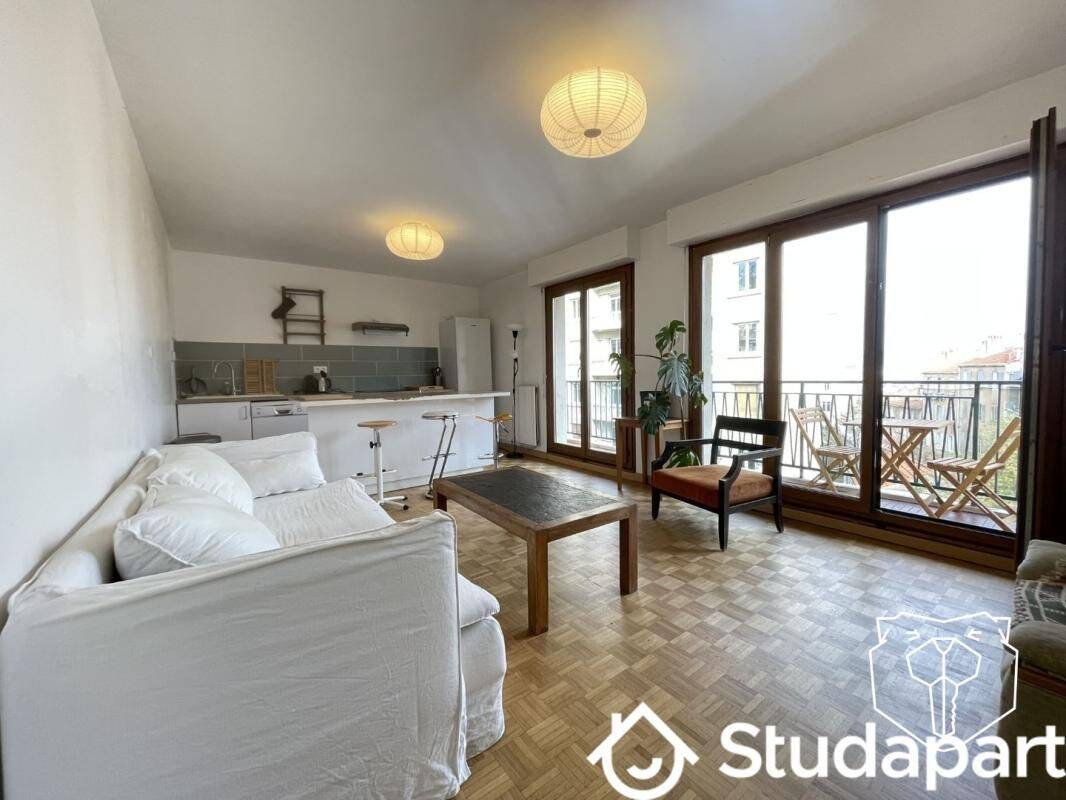 1 pièce 12 m² · à Marseille 6ème Arrondissement · 12 m² · 640 €