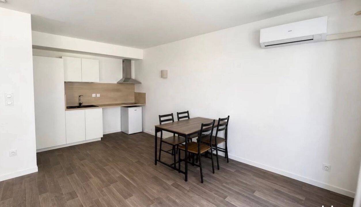 Appartement 1 pièce 35 m² · à Oradour-sur-Vayres · 35 m² · 330 €/mois