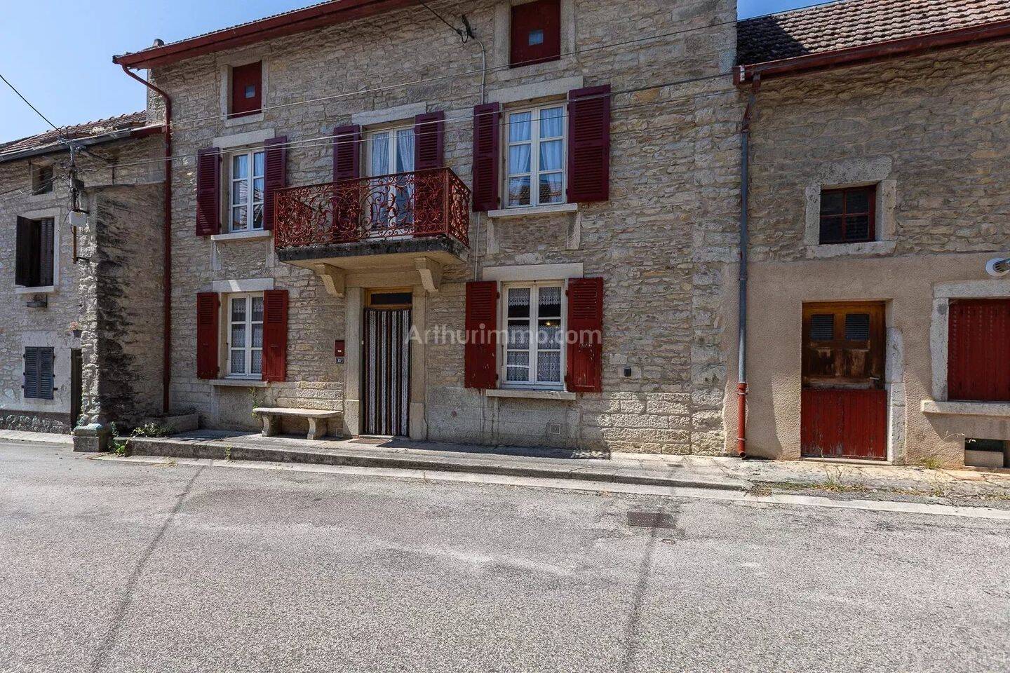 Maison 4 pièces 136 m² · à Porcieu-Amblagnieu · 136 m² · 229 900 €