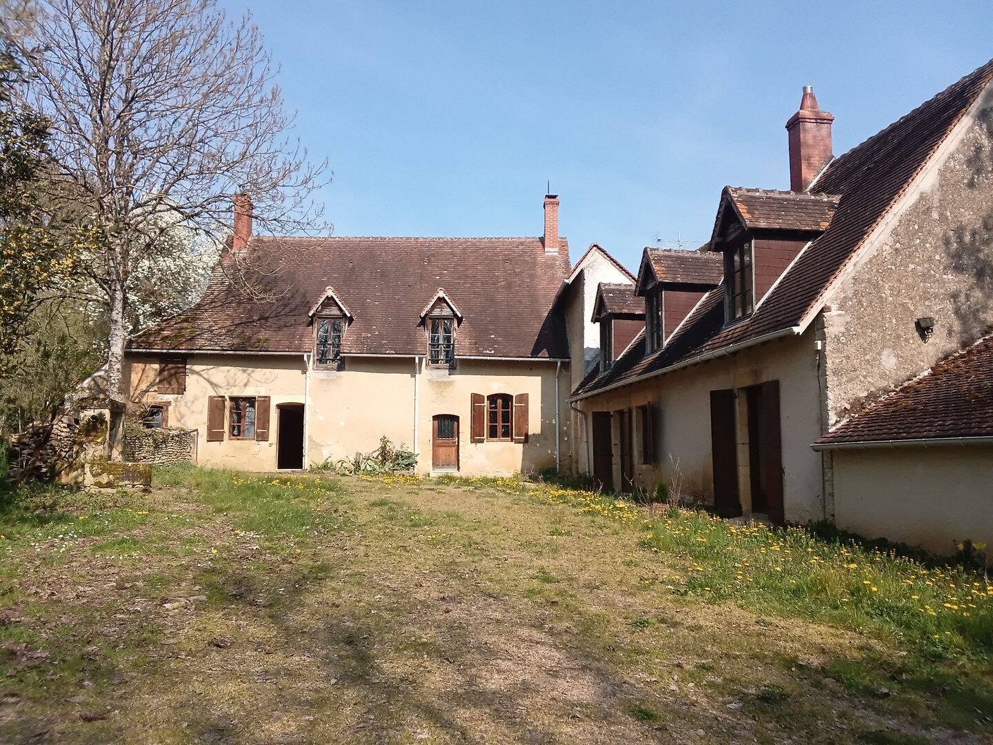 Maison 11 pièces 325 m² · à Germigny-l'Exempt · 325 m² · 220 000 €