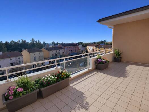 Appartement à louer 1 150 € 4 pièces 2 chambres 120,1 m² Étage 3/3 Bourg d'Andrezieux Andrézieux-Bouthéon 42160