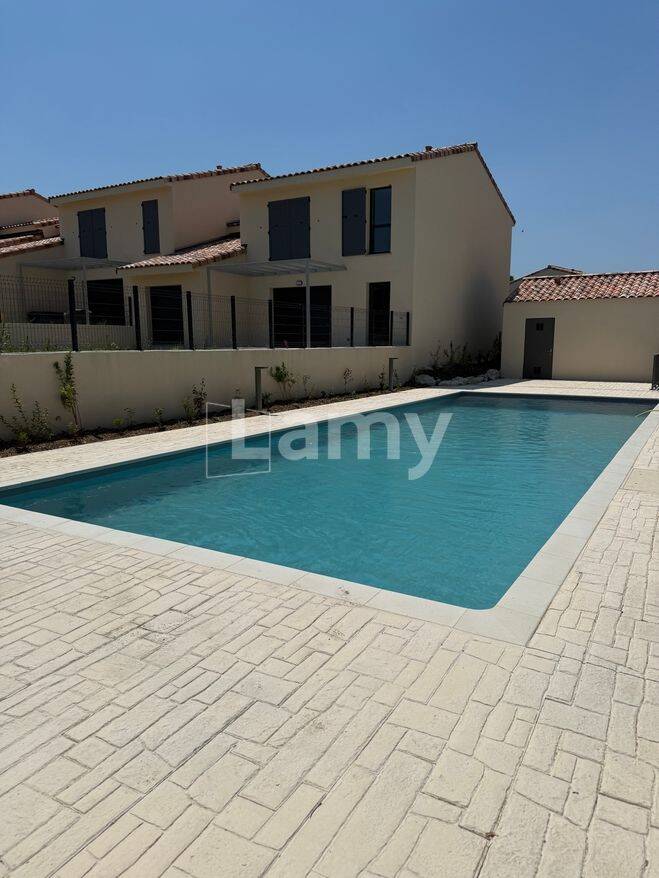 Appartement 2 pièces 47 m² · à Saint-Rémy-de-Provence · 46,9 m² · 899 €
